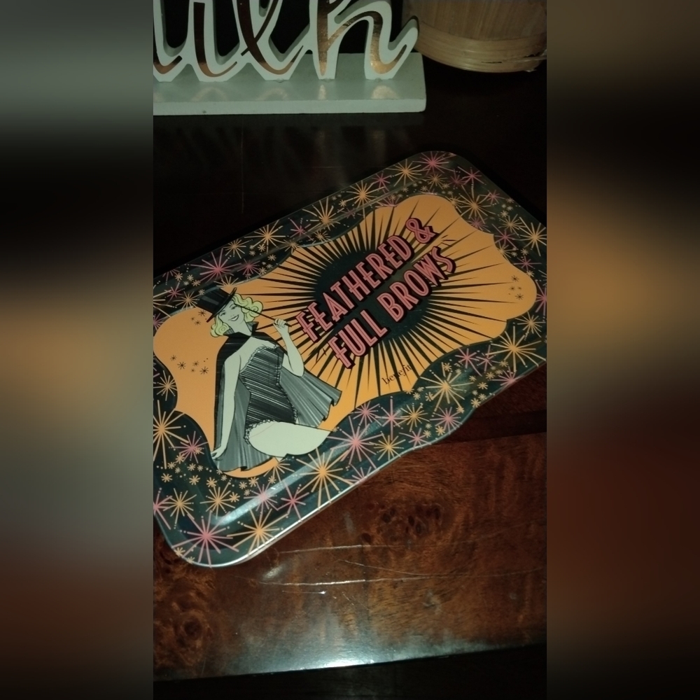 Benefit Cosmetics feathered and full eyebrow kit